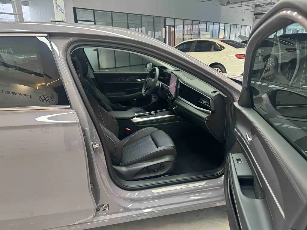 Volkswagen Passat 2024