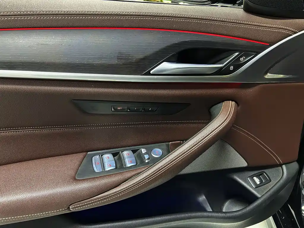 BMW 5 Series 2023 — фото 15