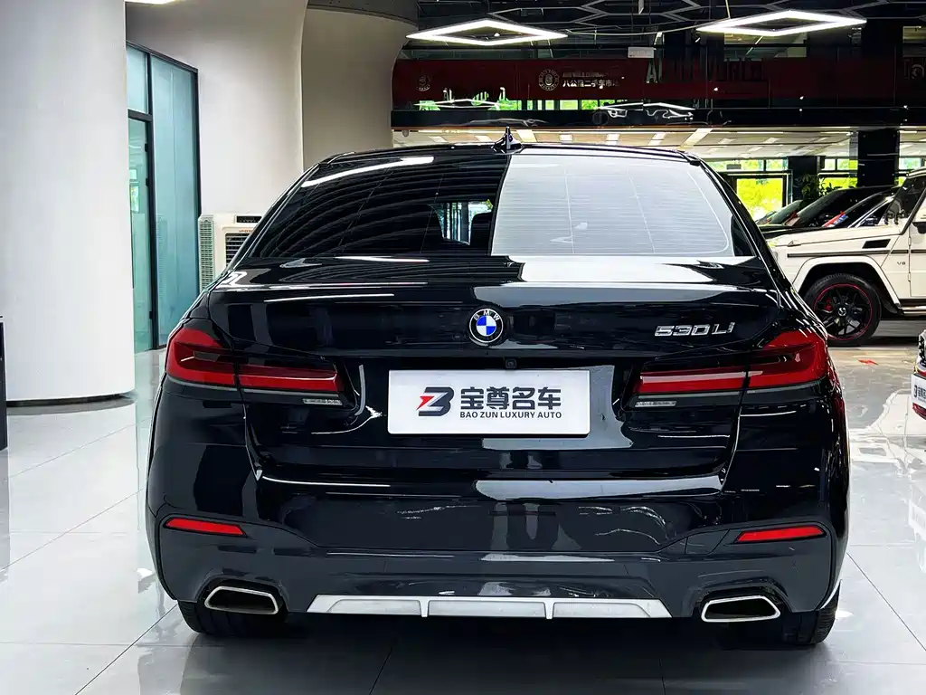BMW 5 Series 2023 — фото 12