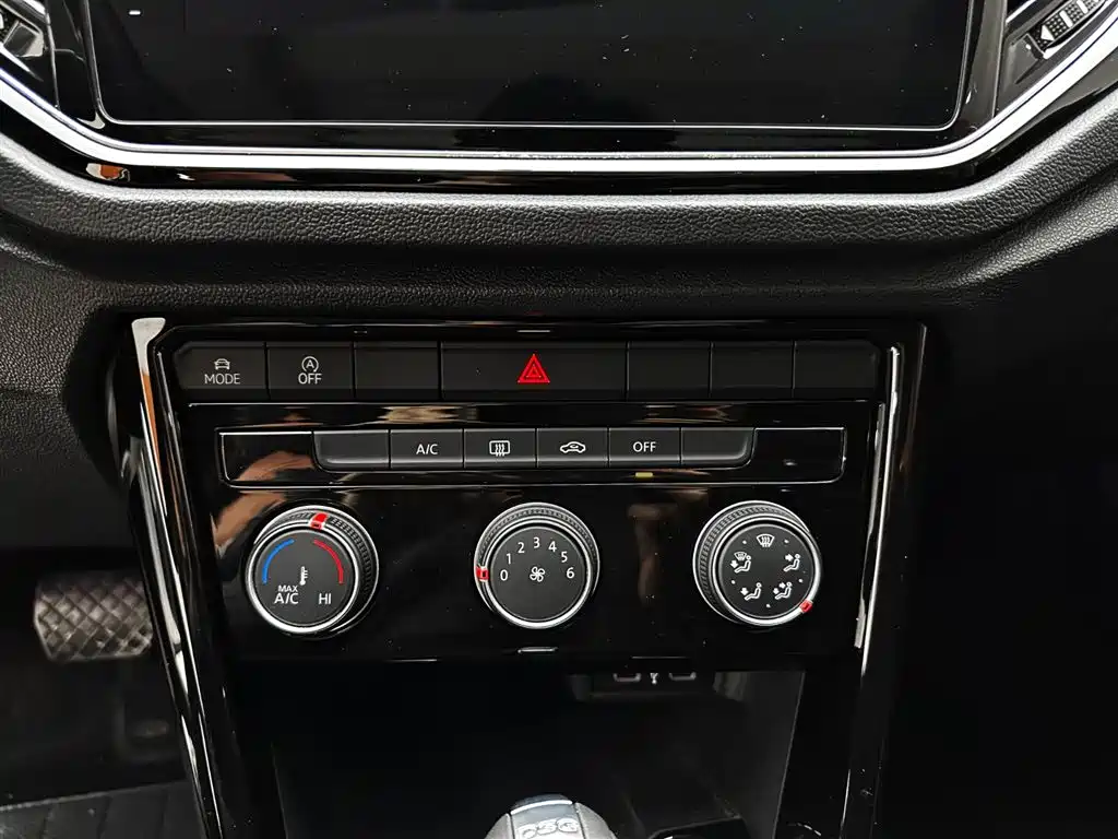 Volkswagen T-Roc 2021 — фото 12