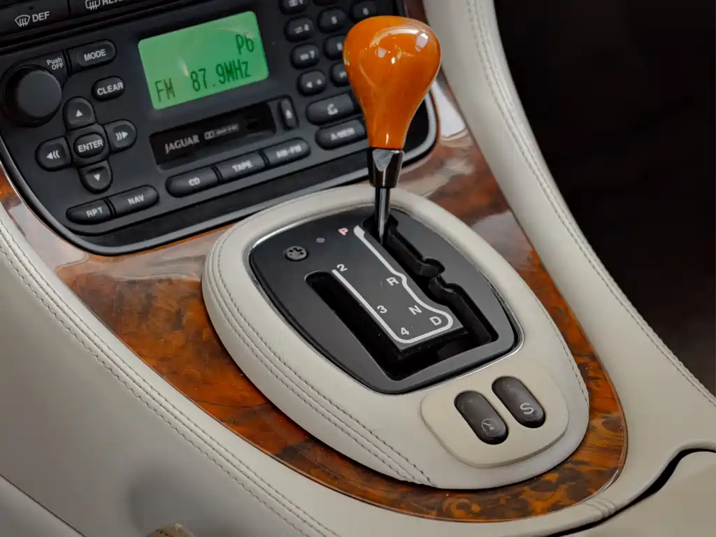 Jaguar XJ 2002 — фото 12