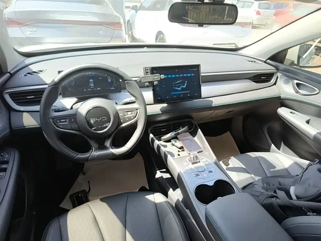 BYD Seal 05 DM-i 2025 — фото 10