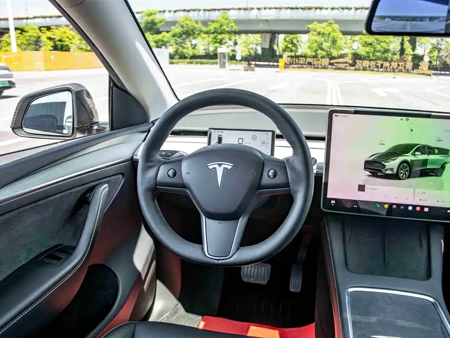 Tesla Model Y 2024 — фото 19