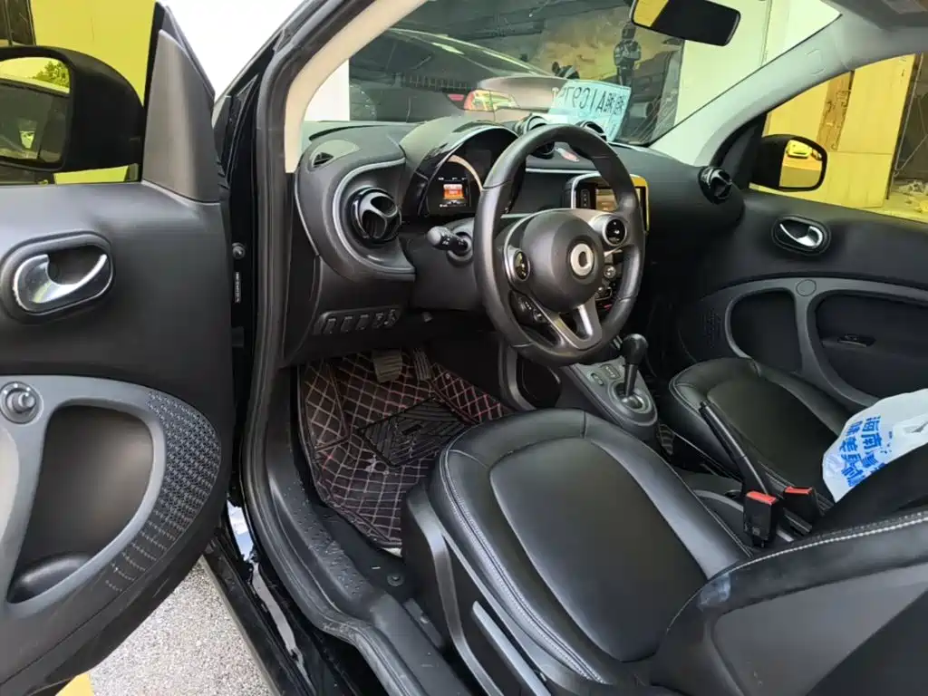 smart fortwo 2019 — фото 16
