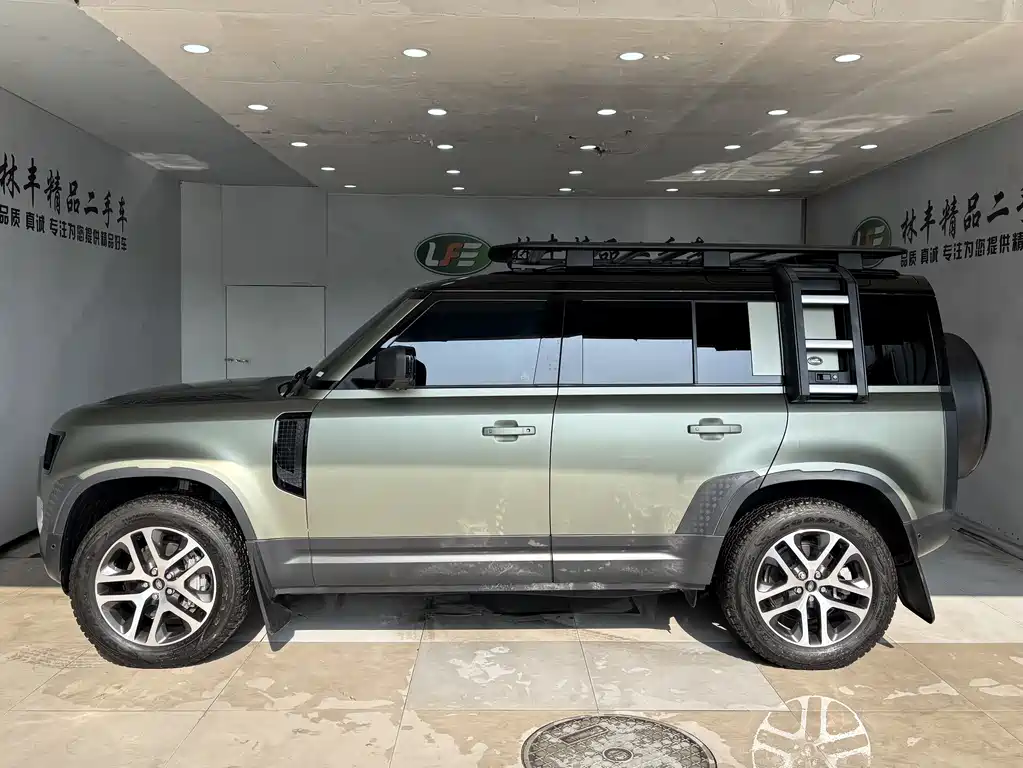 Land Rover Defender 2023 — фото 4