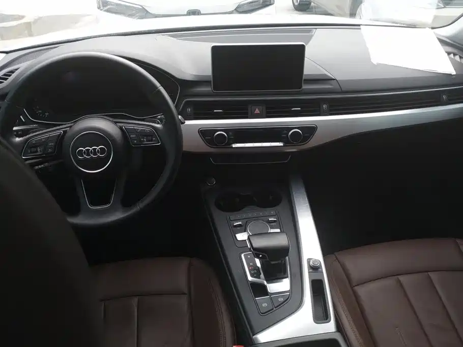 Audi A4L 2018 — фото 12