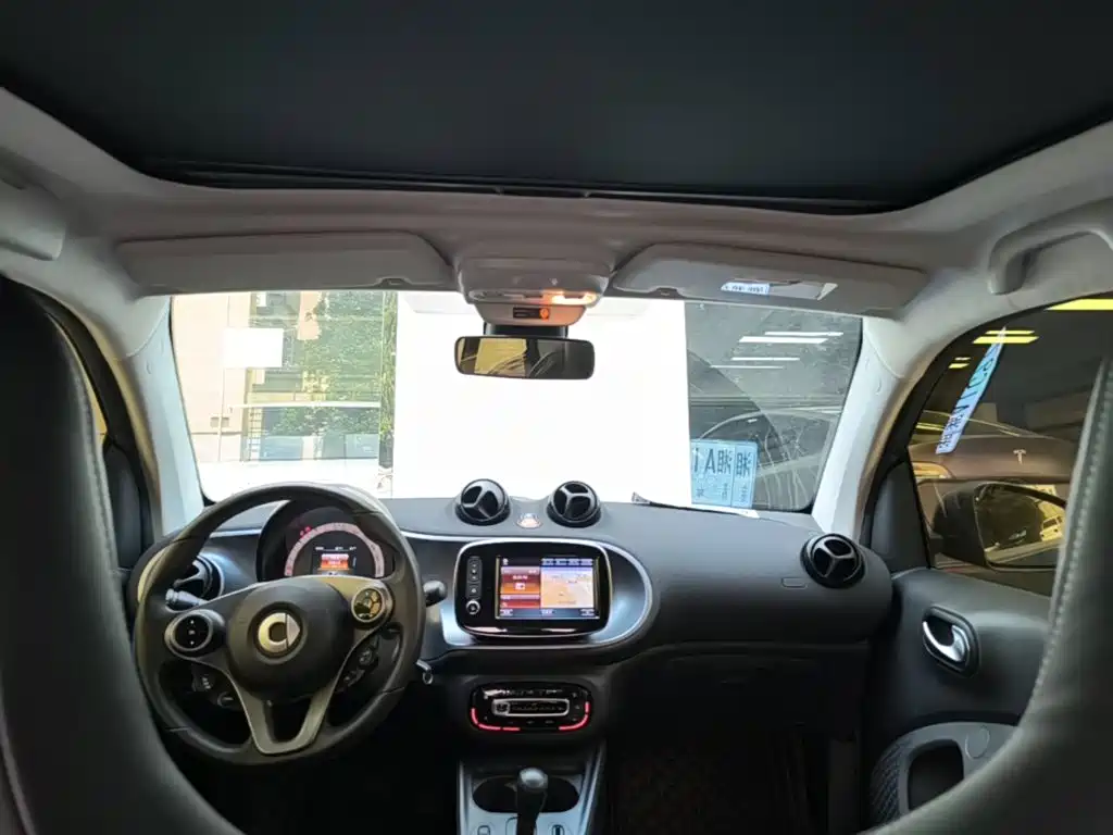 smart fortwo 2019 — фото 18