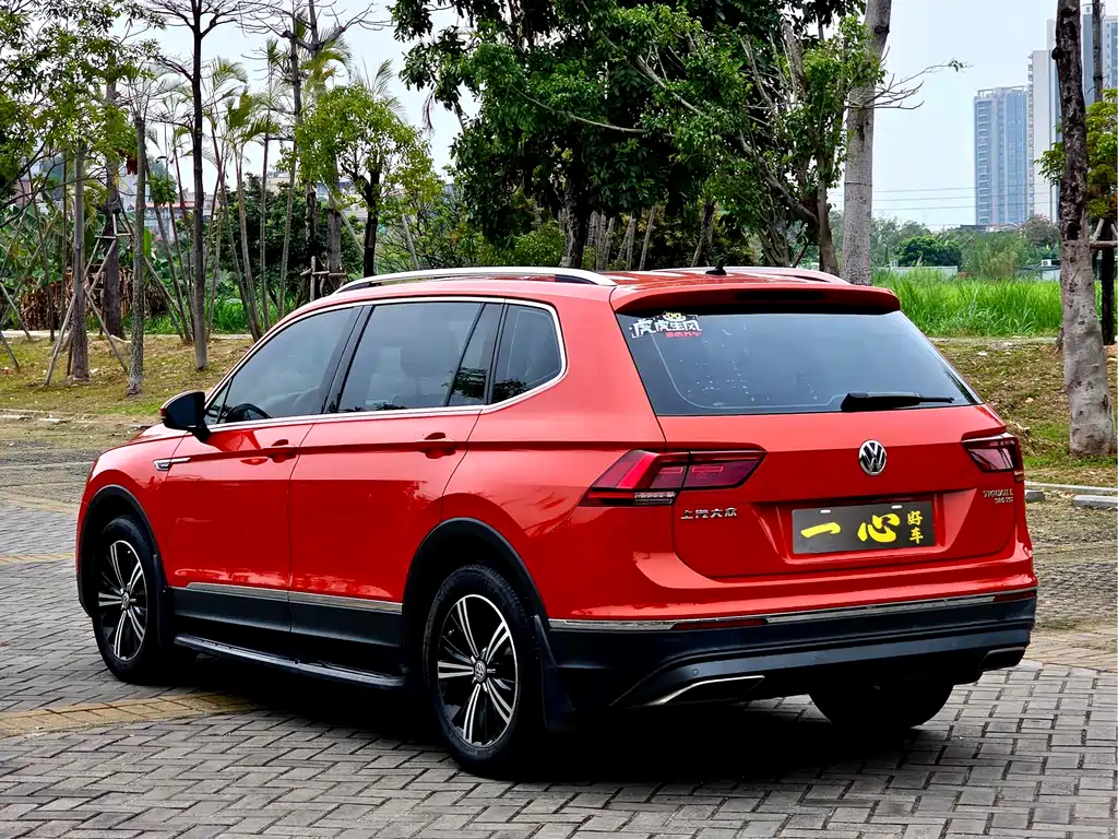 Volkswagen Tiguan L 2017 — фото 8