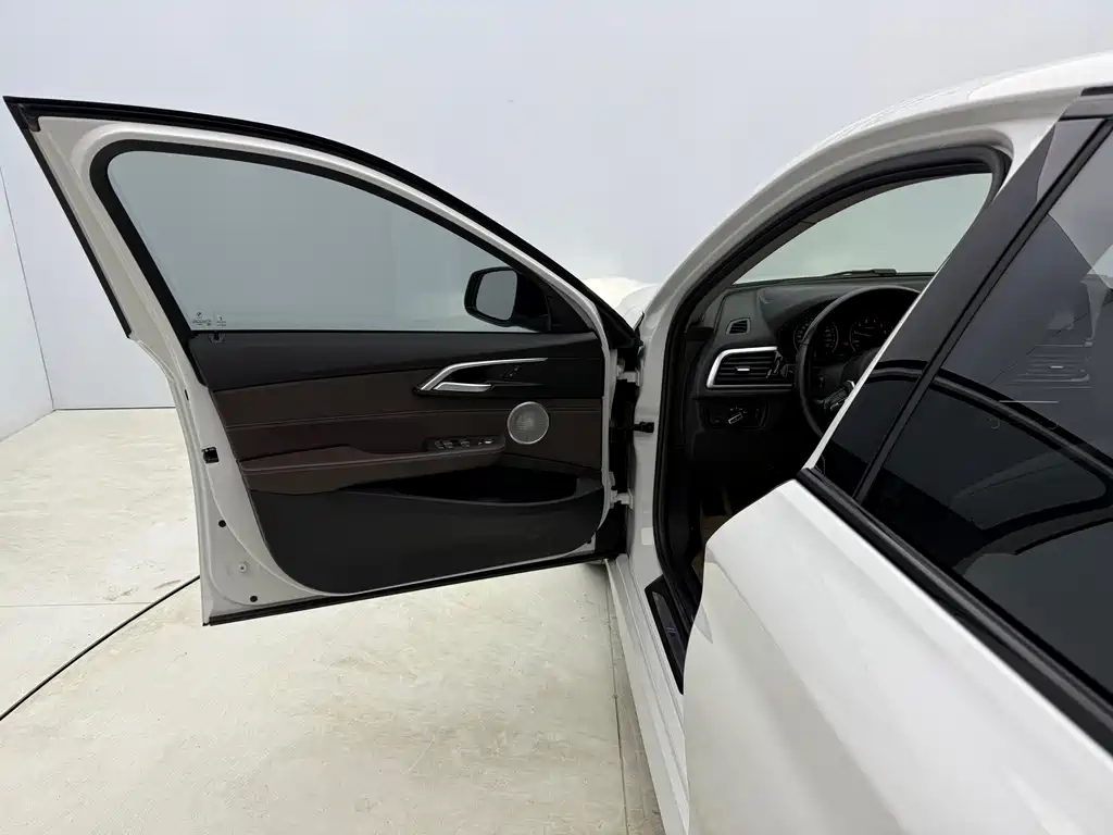 BMW 1 Series 2021 — фото 13
