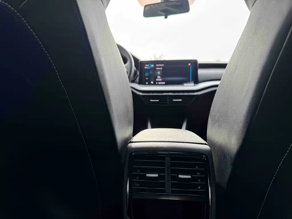 Skoda Octavia 2023 — фото 18