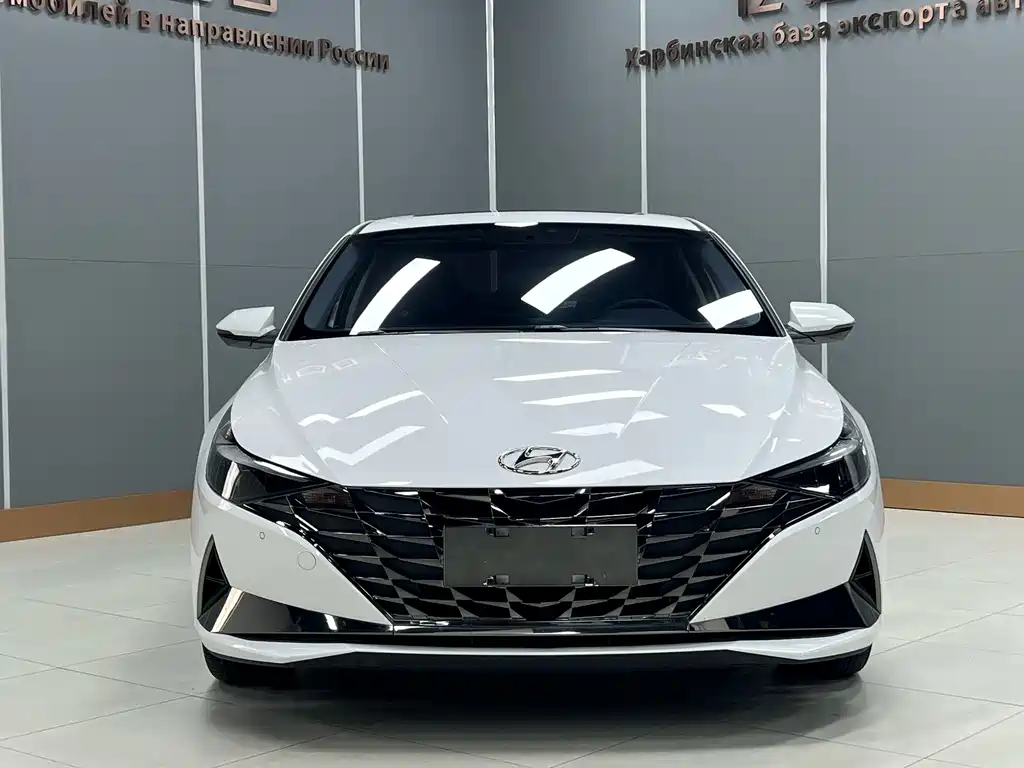 Hyundai Elantra 2023