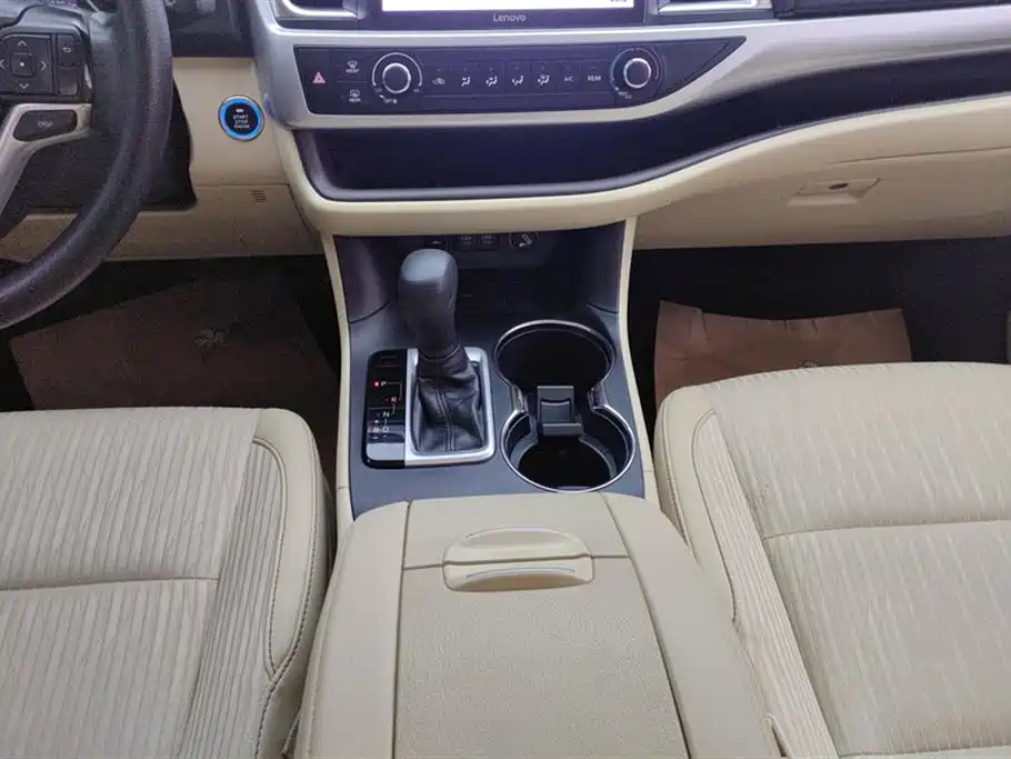 Toyota Highlander 2018 — фото 16