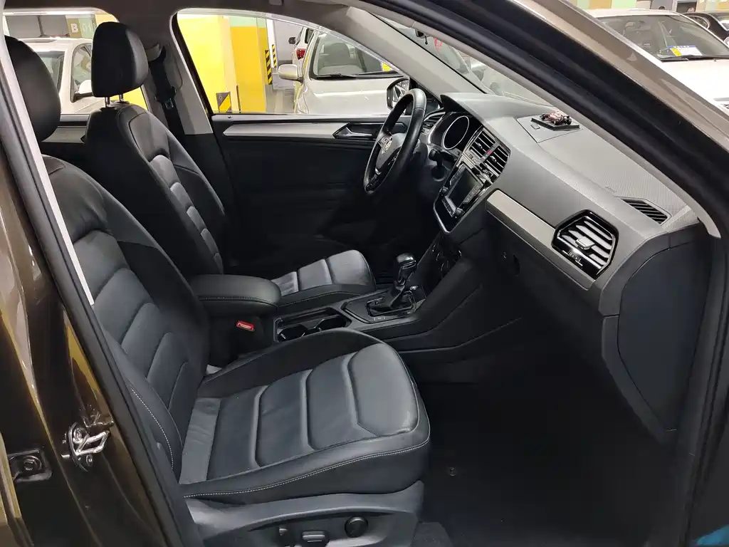 Volkswagen Tiguan L 2017 — фото 9