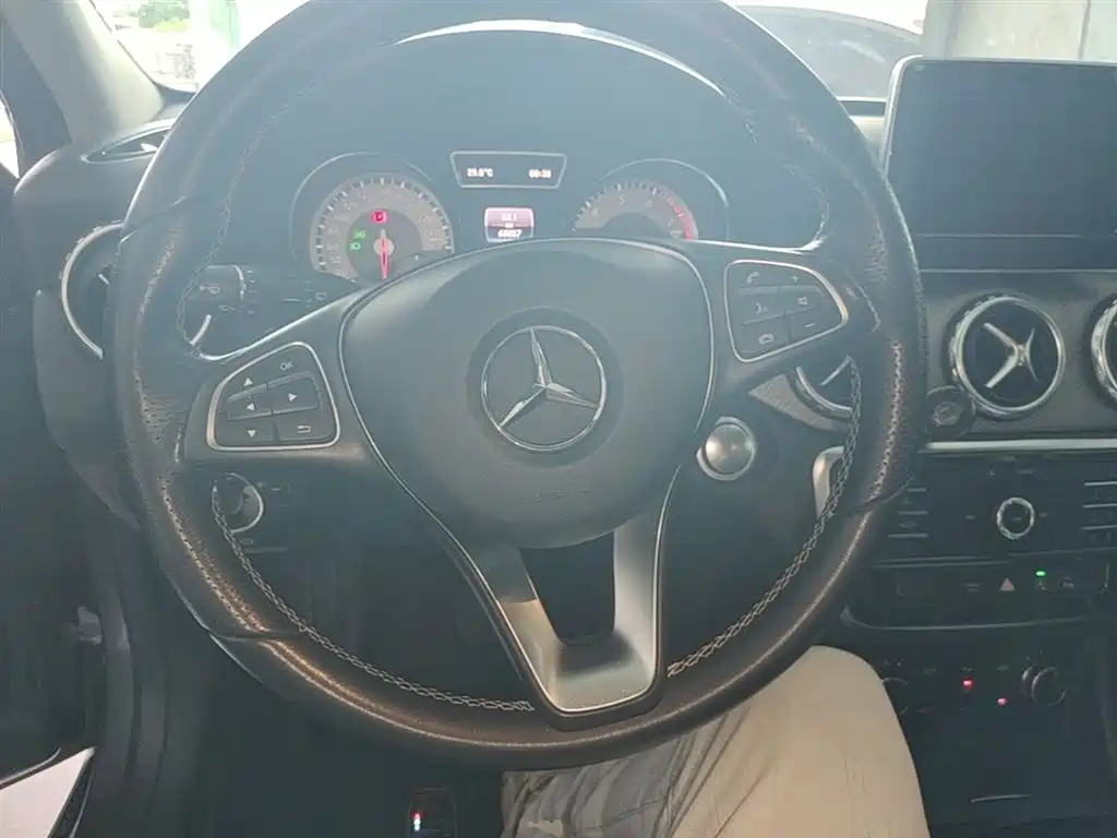 Mercedes-Benz GLA 2017 — фото 11