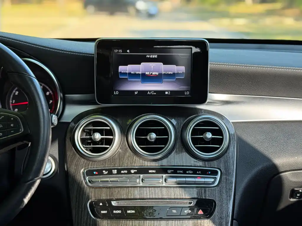 Mercedes-Benz GLC 2018 — фото 14