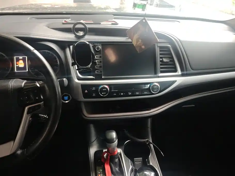 Toyota Highlander 2018 — фото 13