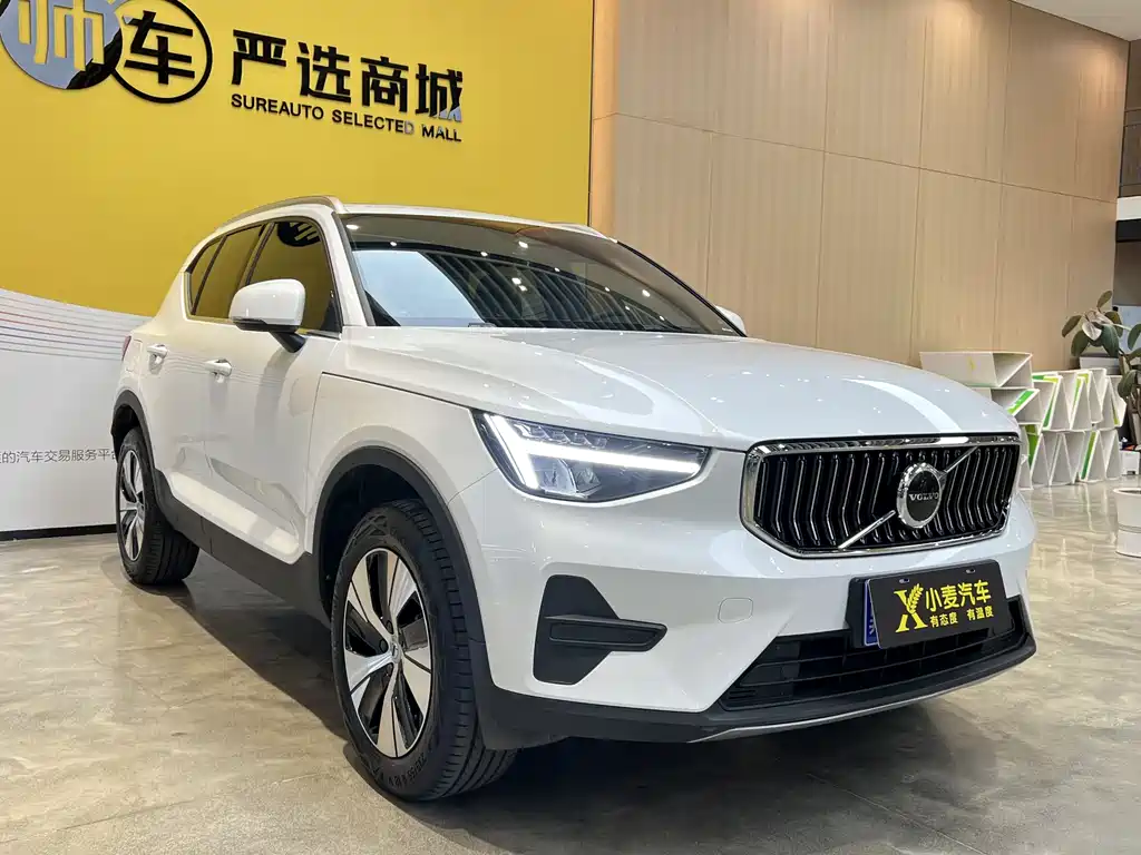 Volvo XC40 2022 — фото 3