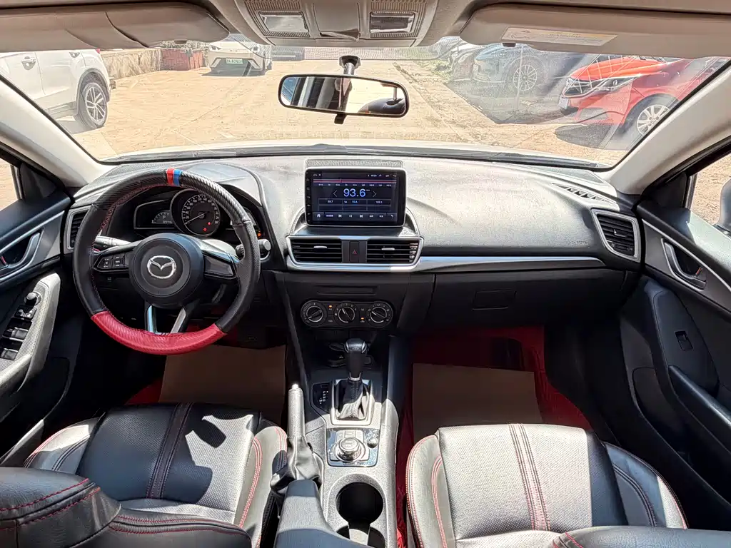 Mazda 3 Axela 2019 — фото 13