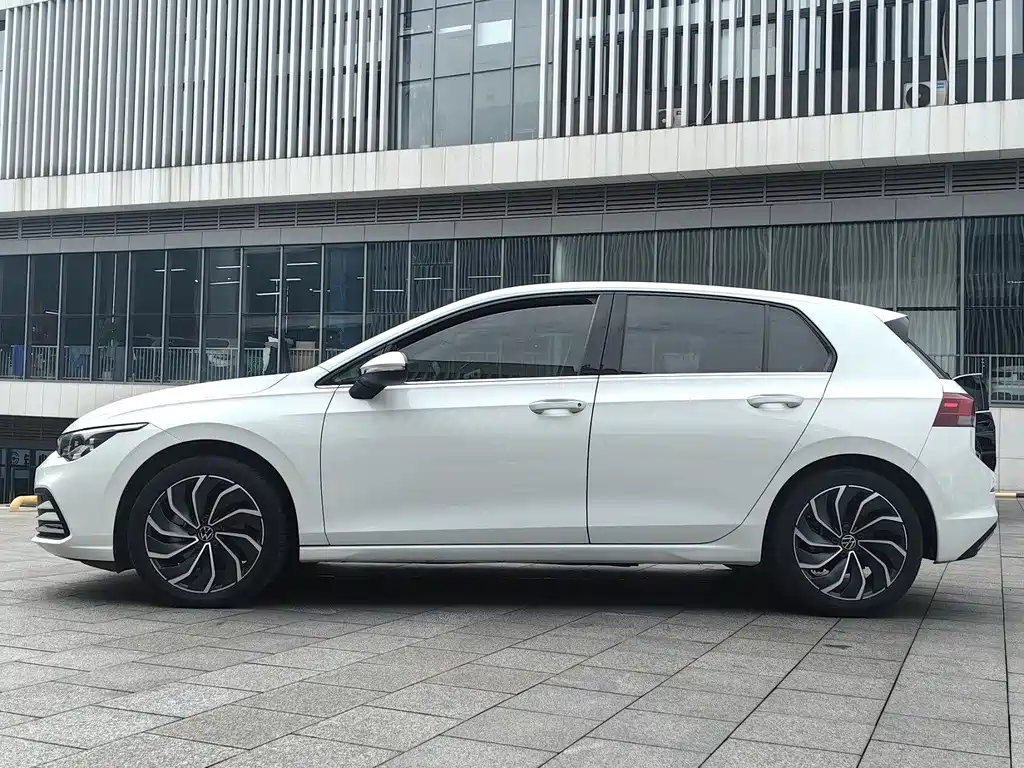 Volkswagen Golf 2021