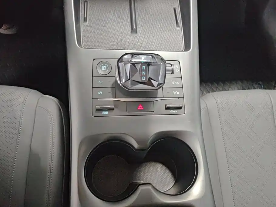 BYD Qin PLUS 2025 — фото 16