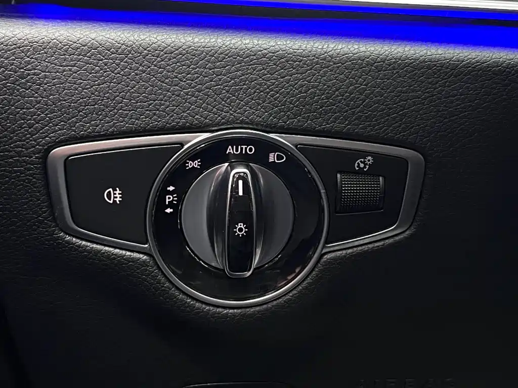 Mercedes-Benz E-Class 2020 — фото 29