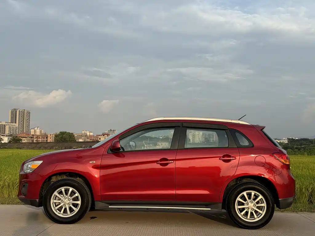 Mitsubishi Jinxuan ASX 2016 — фото 4