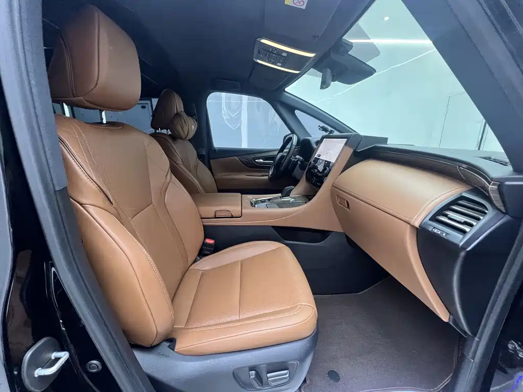 Toyota Alphard 2023 — фото 12