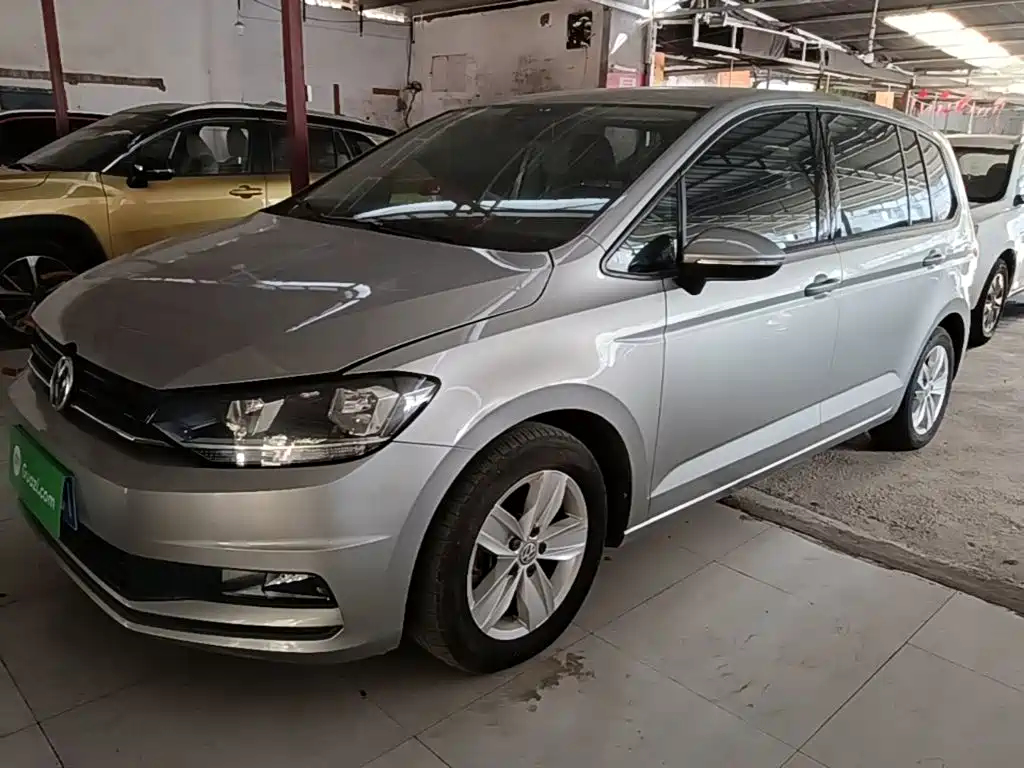 Volkswagen Touran 2016