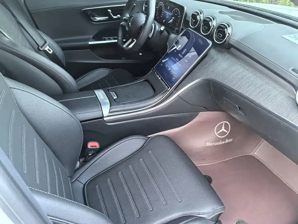 Mercedes-Benz C-Class 2024 — фото 11