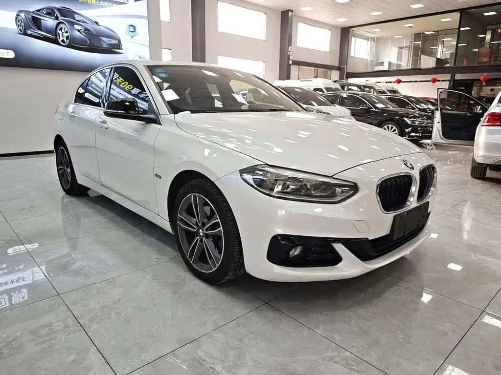 BMW 1 Series 2018 — фото 3