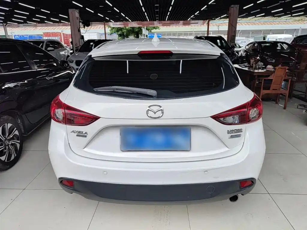 Mazda 3 Axela 2016 — фото 6