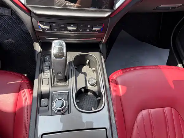 Maserati Ghibli 2022