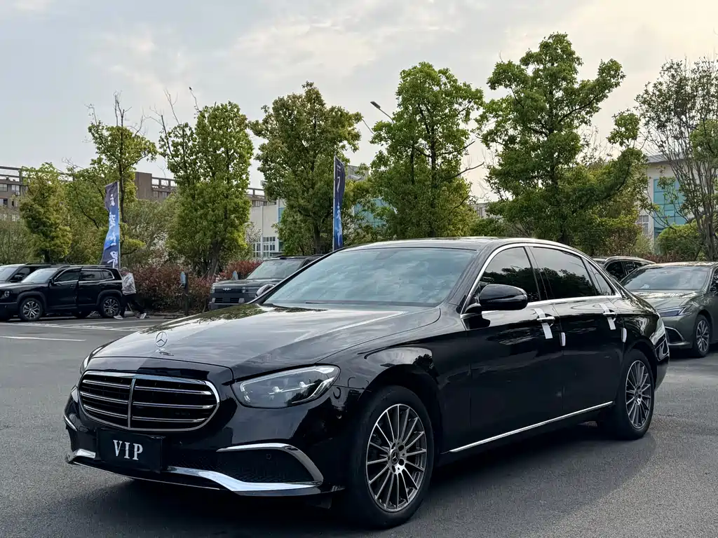 Mercedes-Benz E-Class 2022