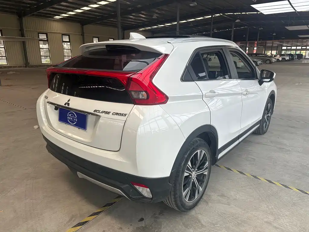 Mitsubishi Eclipse Cross 2020 — фото 5