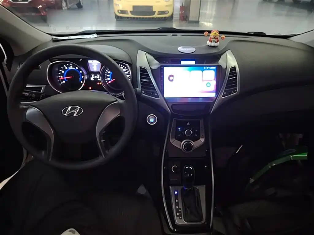 Hyundai Elantra Langdong 2015 — фото 10
