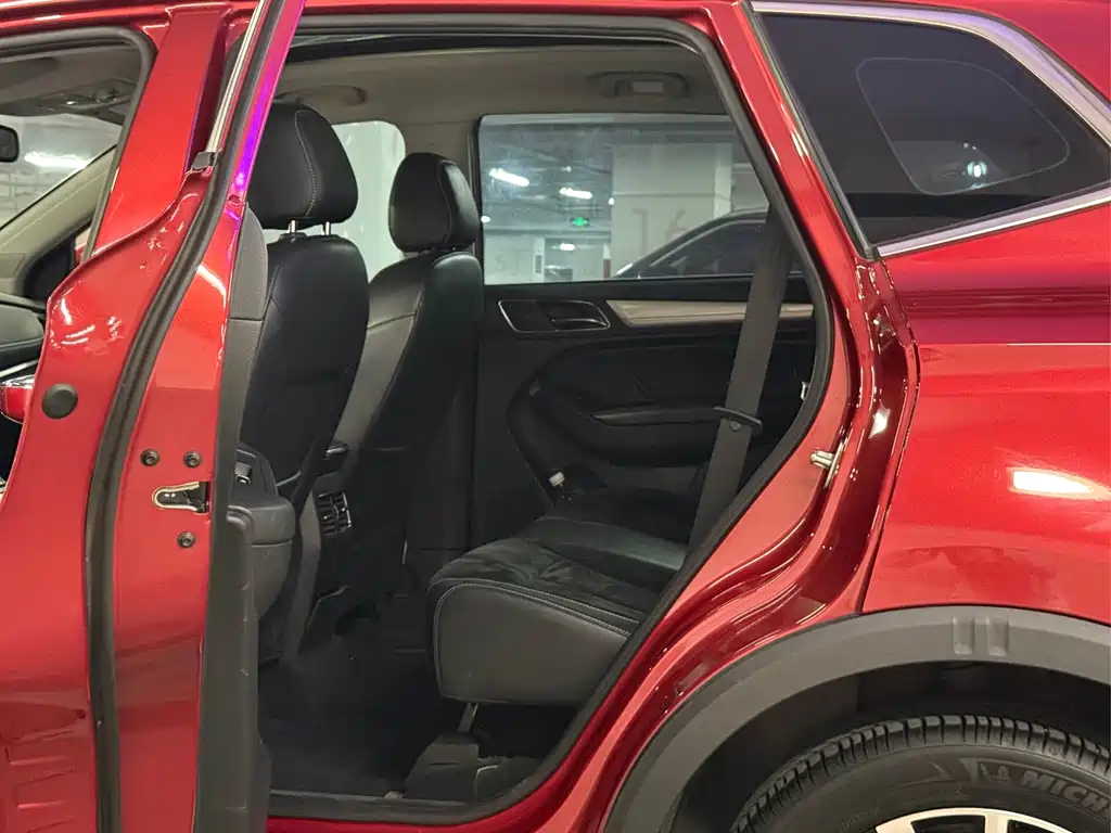 Roewe RX5 New Energy 2018 — фото 10