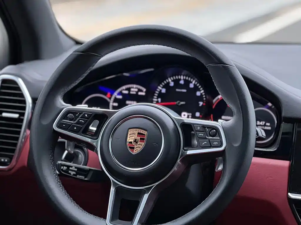 Porsche Cayenne 2020 — фото 14
