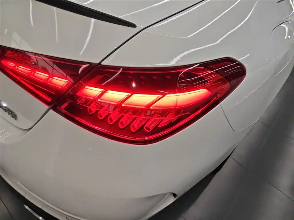 Mercedes-Benz C-Class 2024 — фото 8