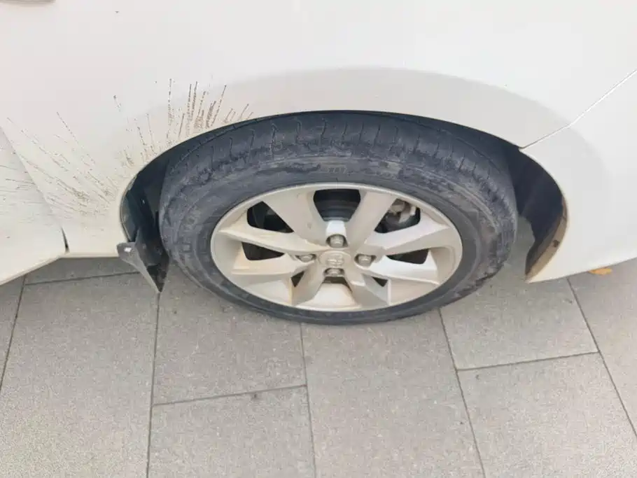 Toyota Yaris L 2015