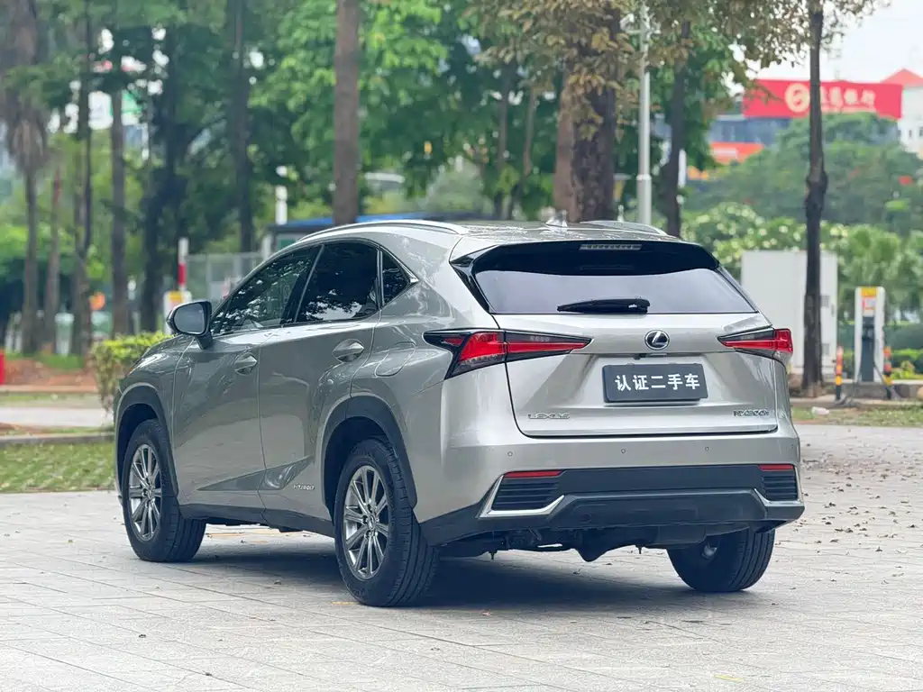 Lexus NX 2018 — фото 18