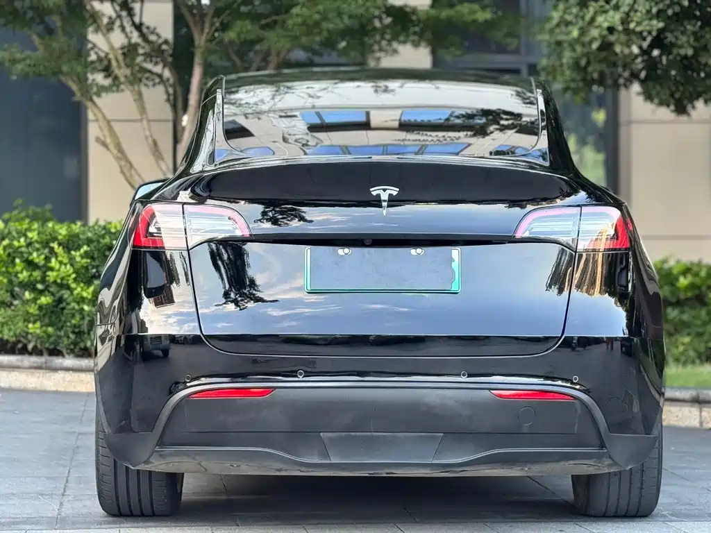 Tesla Model Y 2022 — фото 10