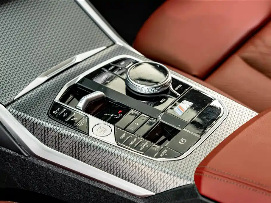 BMW 3 Series 2024 — фото 12
