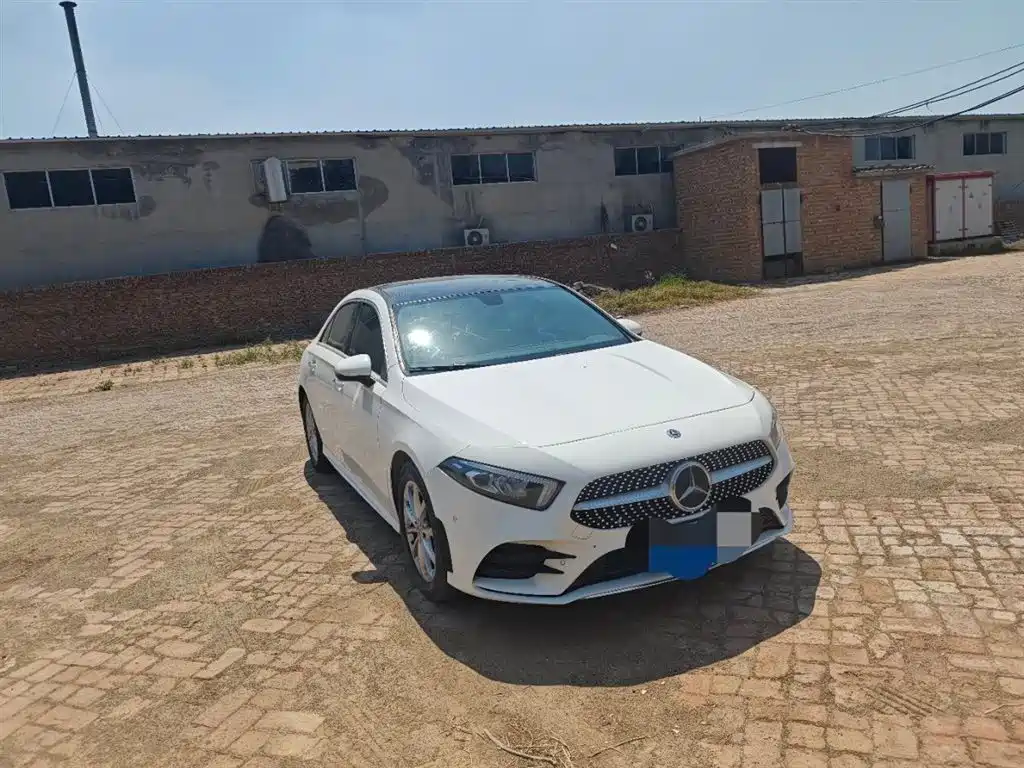 Mercedes-Benz A-Class 2022 — фото 1