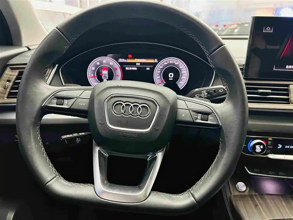 Audi Q5L 2024 — фото 15