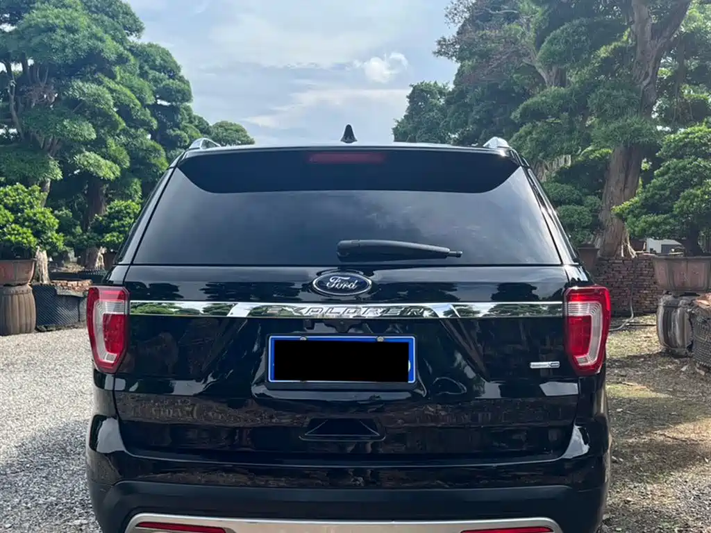 Ford Explorer 2018 — фото 23