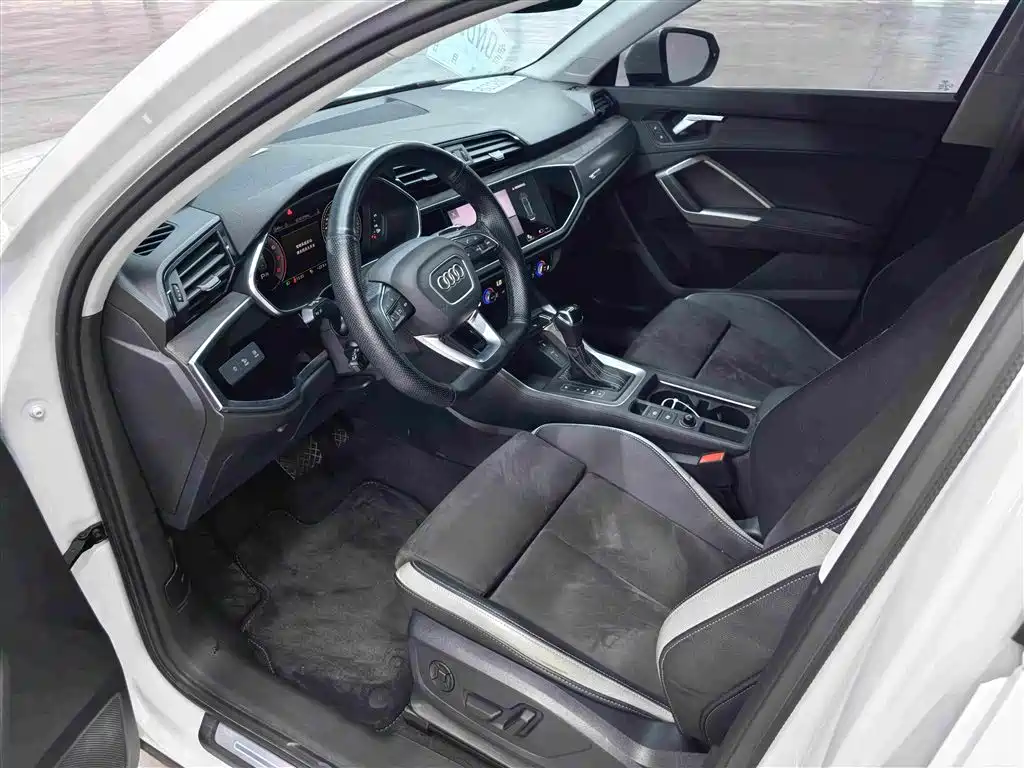 Audi Q3 2022 — фото 22