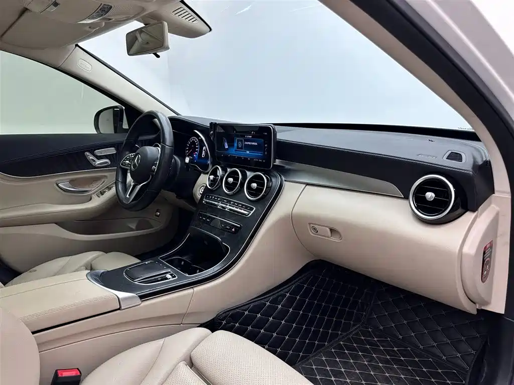 Mercedes-Benz C-Class 2019 — фото 11