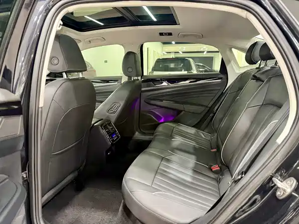 Volkswagen Passat 2023