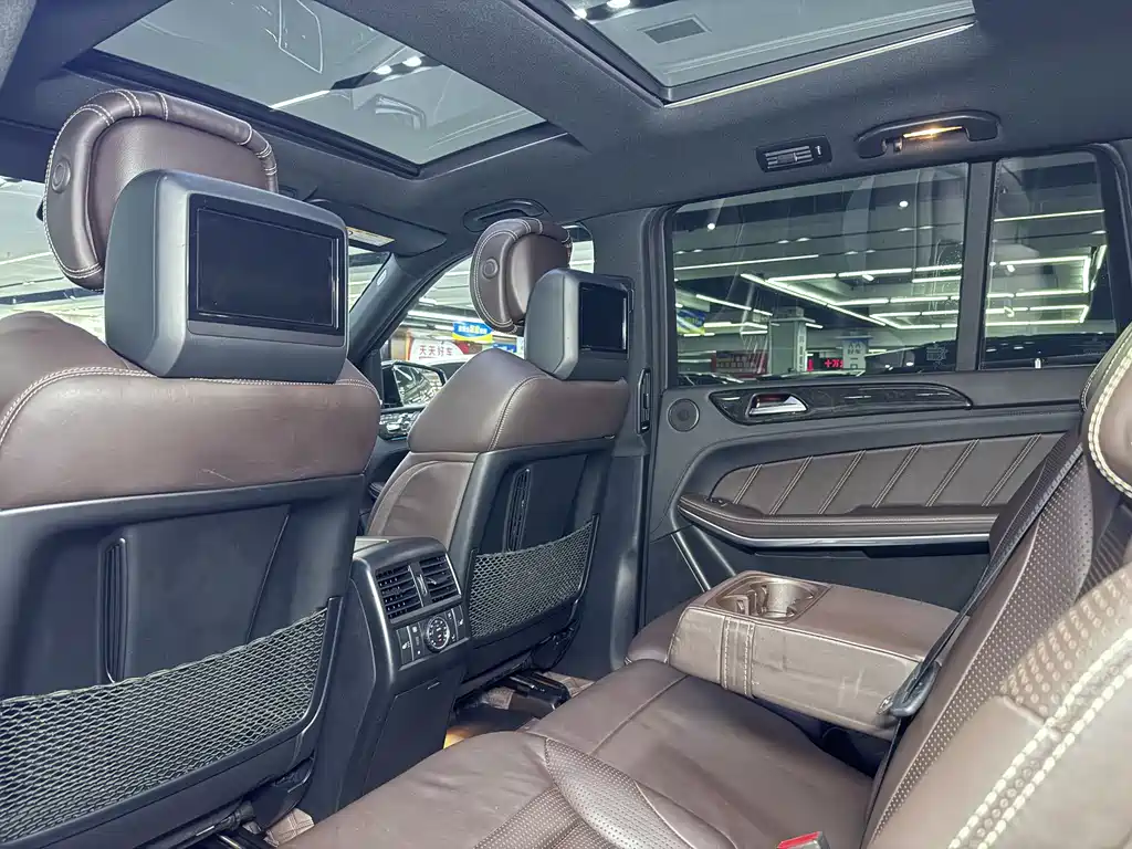 Mercedes-Benz GLS AMG 2018 — фото 14