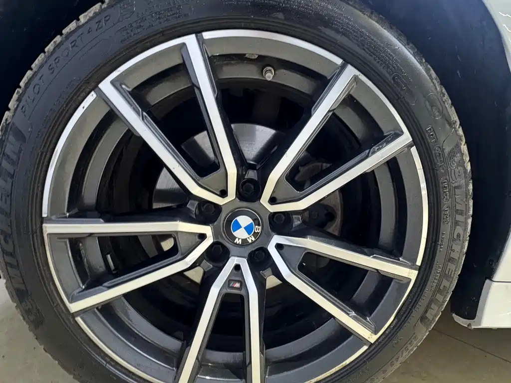 BMW 3 Series 2023 — фото 15